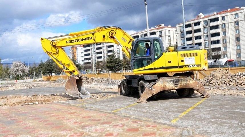 Kapalı Pazar Yerinde &Ccedil;alışmalar Başladı
