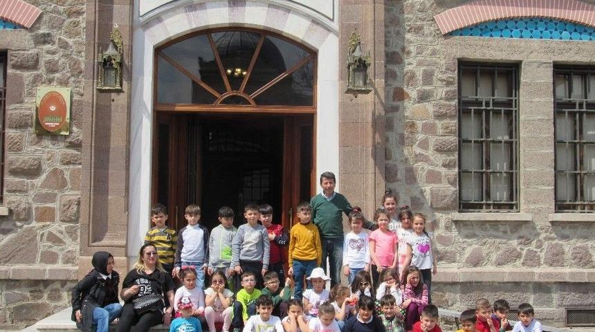 &Ccedil;&ouml;z&uuml;m Koleji &Ouml;ğrencileri Anıtkabir&rsquo;i Gezdi