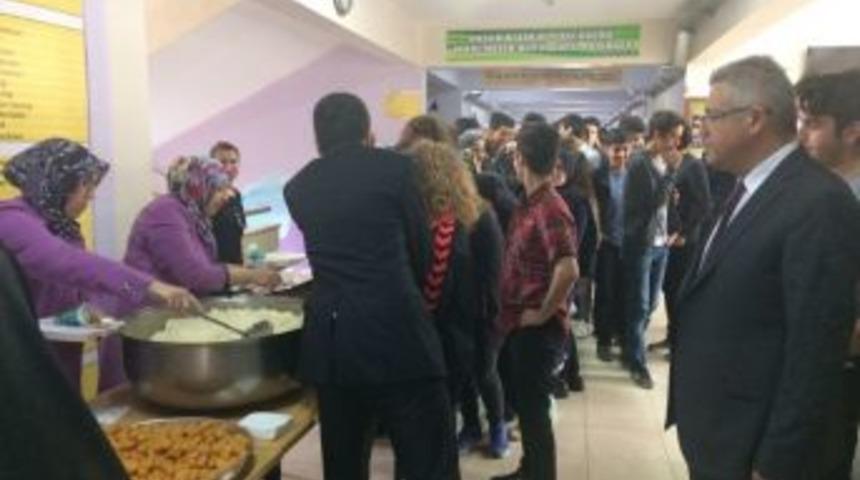 Lise &Ouml;ğrencilerine &lsquo;hz. Peygamber Ve G&uuml;ven Toplumu&rsquo; Konulu Konferans Verildi