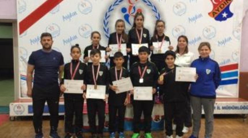 Manisalı Badmintoncular T&uuml;rkiye Finallerinde