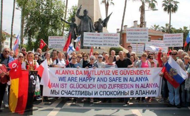 Alanya da Yabancılardan mutluyuz Ve Güvendeyiz Mesajı 3