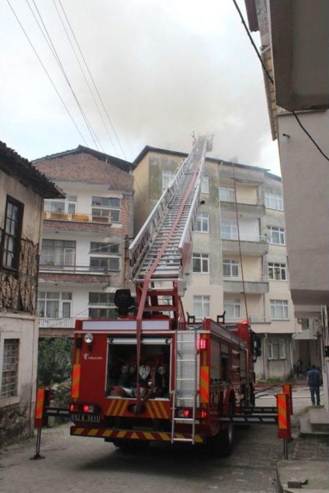 &Uuml;nye&rsquo;de Korkutan Yangın 3