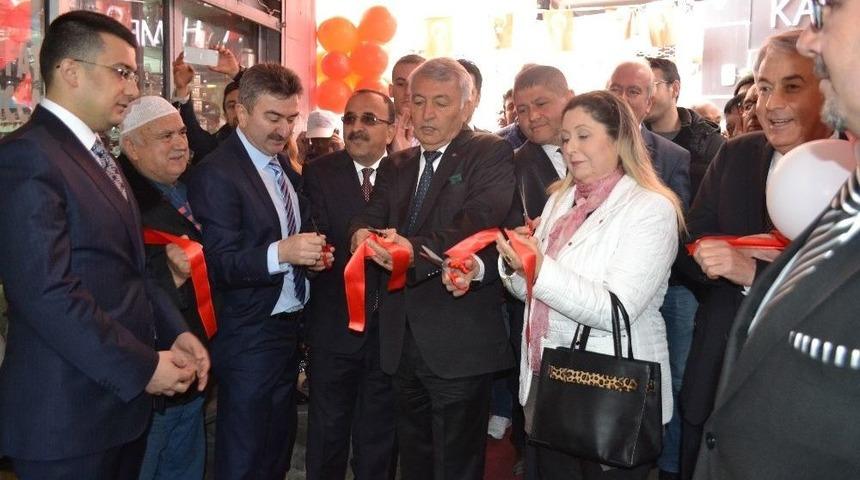 Kunduracılar İndirime Gitti