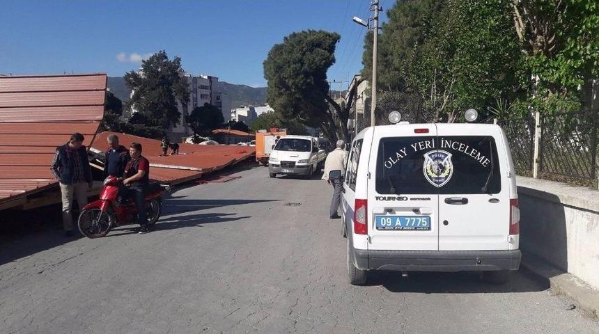 S&ouml;ke&rsquo;da Tarihi Hangar &Ccedil;&ouml;kt&uuml;: 1 Yaralı