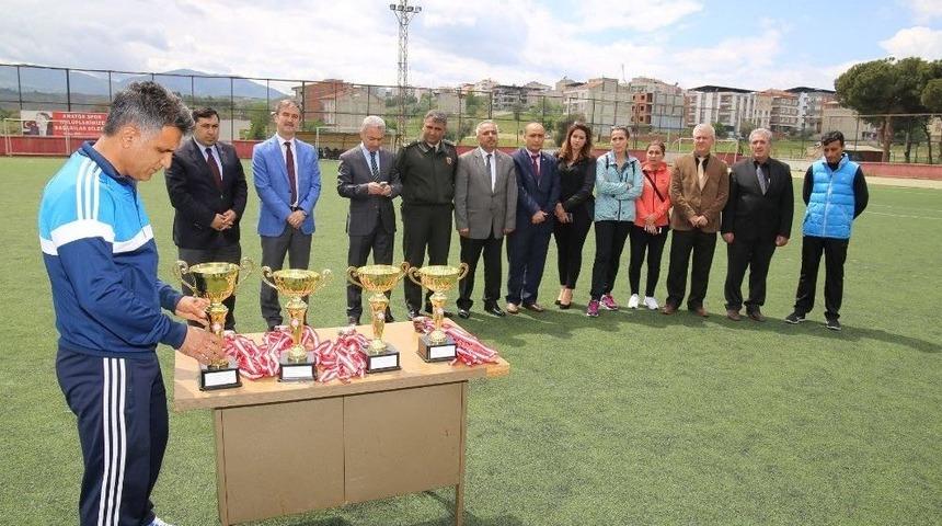 Şampiyon &Ouml;ğrencilere &Ouml;d&uuml;l T&ouml;reni