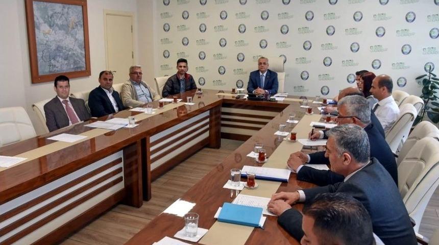 Yeni Enc&uuml;men &Uuml;yelerinden İlk Toplantı