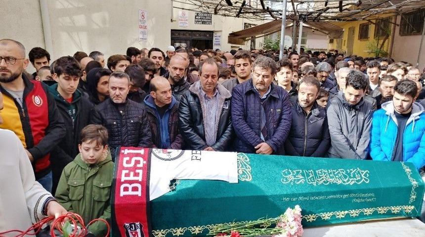 Sigara İstedikleri Genci Bı&ccedil;aklayarak &Ouml;ld&uuml;rd&uuml;ler