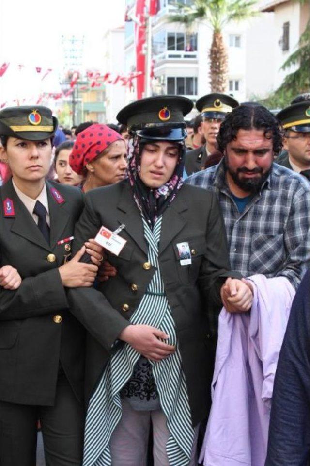 Şehit Uzman Çavuş, Torbalı'da Gözyaşlarıyla Uğurlandı