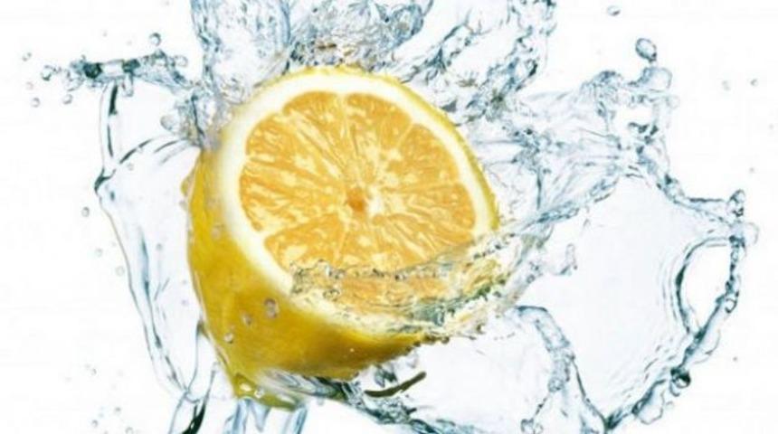 Limonlu su içmeniz için 10 iyi neden