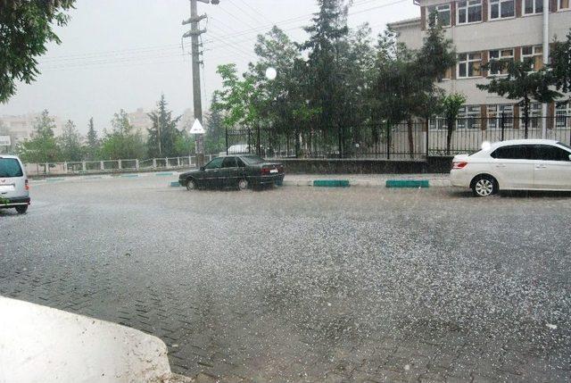 Fındık Büyüklüğünde Dolu Hayatı Olumsuz Etkiledi