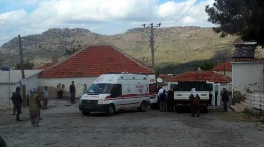 Belediye Kamyoneti Yayaya &Ccedil;arptı