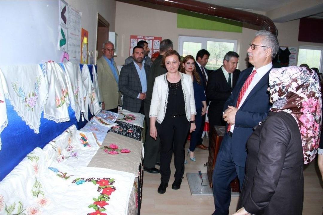 Kdz. Ereğli Hem&rsquo;den Giyim, Ev Mefruşatı Ve İğne Oyası Sergisi