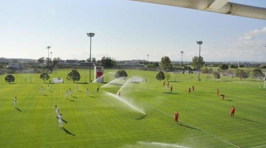 Fatih Terim 2'nci Ve 3'&uuml;nc&uuml; Lig Karmalarının Ma&ccedil;larını Izliyor (2)