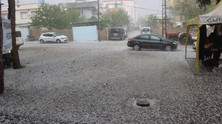 Misket B&uuml;y&uuml;kl&uuml;ğ&uuml;nde Dolu Yağdı