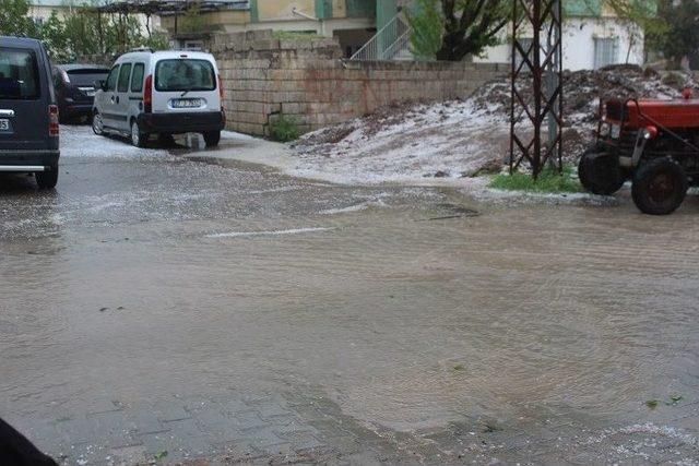 Misket B&uuml;y&uuml;kl&uuml;ğ&uuml;nde Dolu Yağdı 1