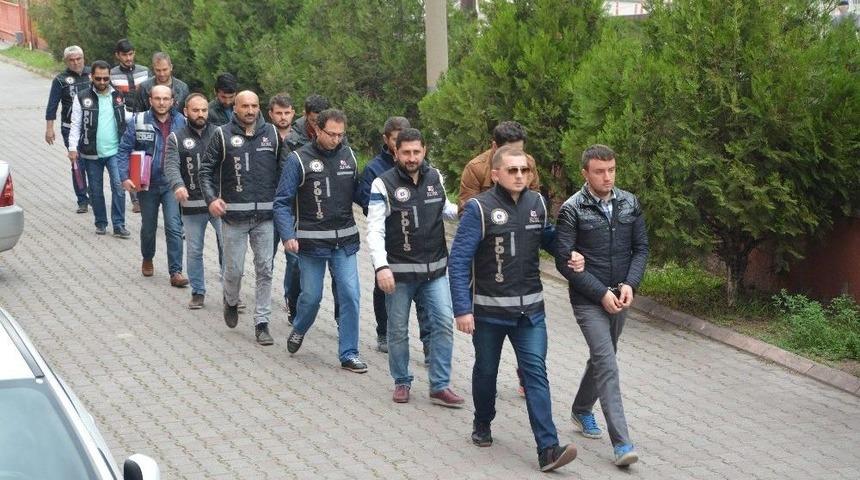 Fet&ouml;&rsquo;den 7&rsquo;si R&uuml;tbeli Asker 8 Kişi Tutuklandı