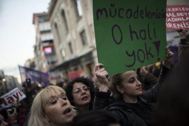 İstanbul'da Referandum Protestoları...