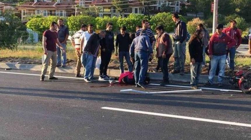 Sulama Tankeriyle &Ccedil;arpışan Motosikletin S&uuml;r&uuml;c&uuml;s&uuml; &Ouml;ld&uuml;