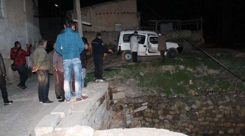 Otomobilde &Ccedil;akmak Gazı Patladı: 1 Ağır Yaralı