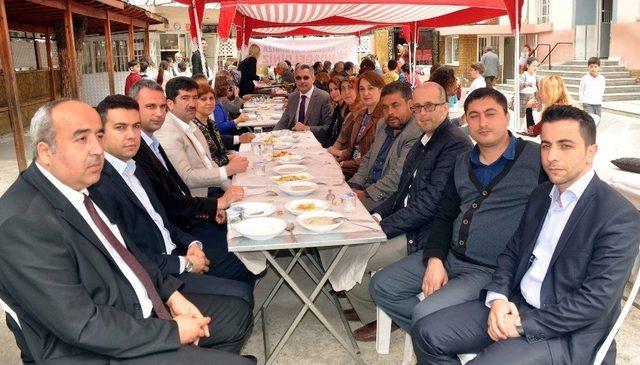 Ahmet Yesevi İlkokulunda Keşkek Geleneği Devam Etti 1