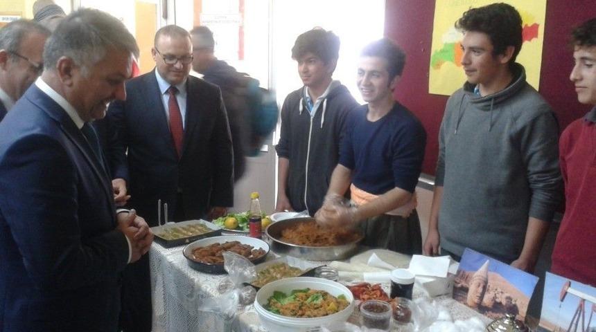 Burhaniyeli Sağlık&ccedil;ılara Vali Teşekk&uuml;r&uuml;