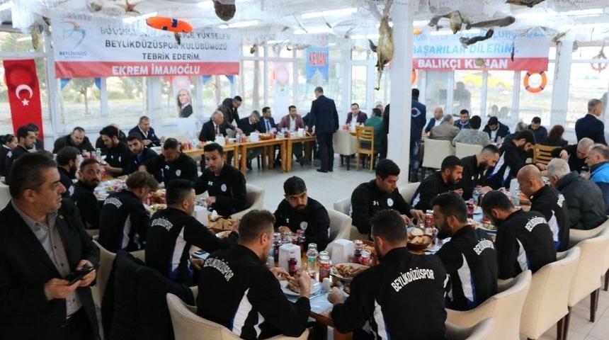 (&ouml;zel Haber)şampiyon Olan Takıma Balıktan Madalya