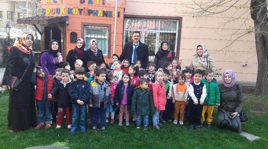 Pursaklar&rsquo;da Miniklere Kitap Sevgisi Aşılanıyor