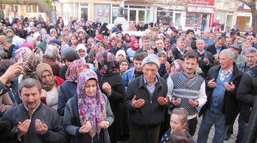 Hisarcık&rsquo;ta Umre Kafilesi Dualarla Uğurlandı
