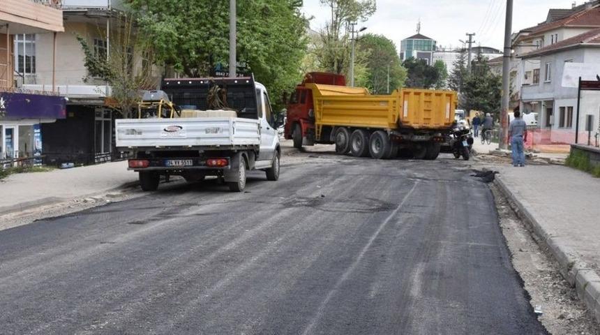 D&uuml;zce Belediyesi Uzunmustafa Mahallesinde Asfalt &Ccedil;alışmasına Başladı