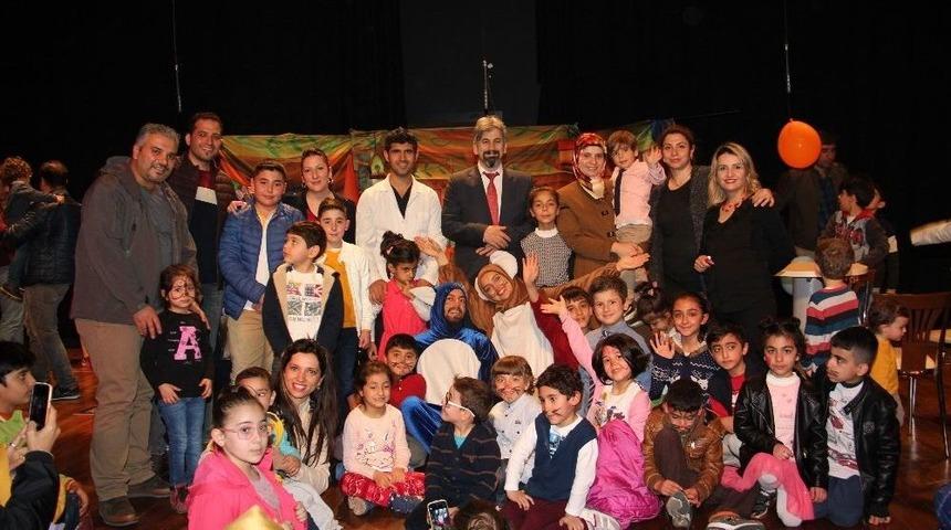 Birinci &Ccedil;ocuk Şenliği Renkli Başladı