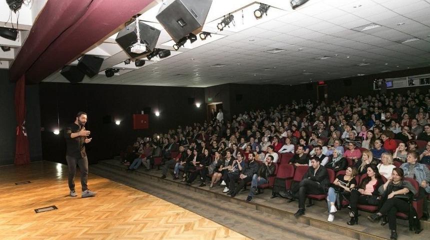 Aşkım Kapışmak G&uuml;lmekten Kırdı Ge&ccedil;irdi