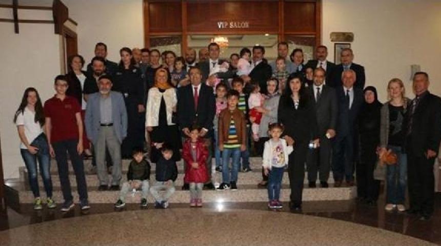 Denizli'de &Ccedil;ok &Ccedil;ocuklu Polislere Yemek