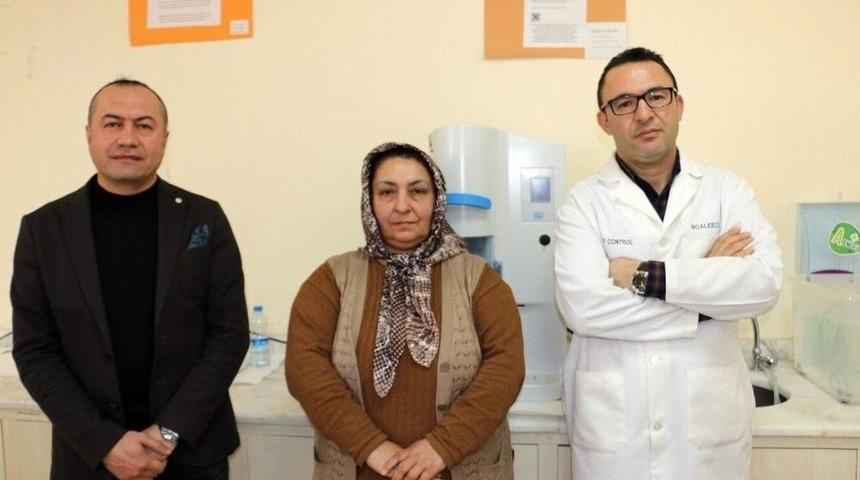 60 Yaşındaki Fadime Teyze&rsquo;nin Okuma Aşkı