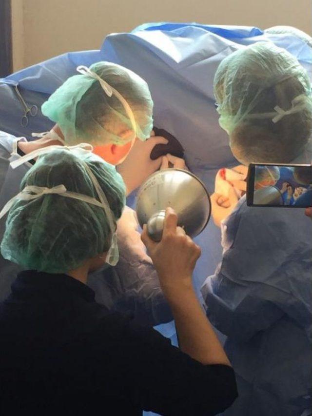 İngiliz Yarış Atına Veteriner Fak&uuml;ltesi&rsquo;Nde Başarılı Operasyon 1