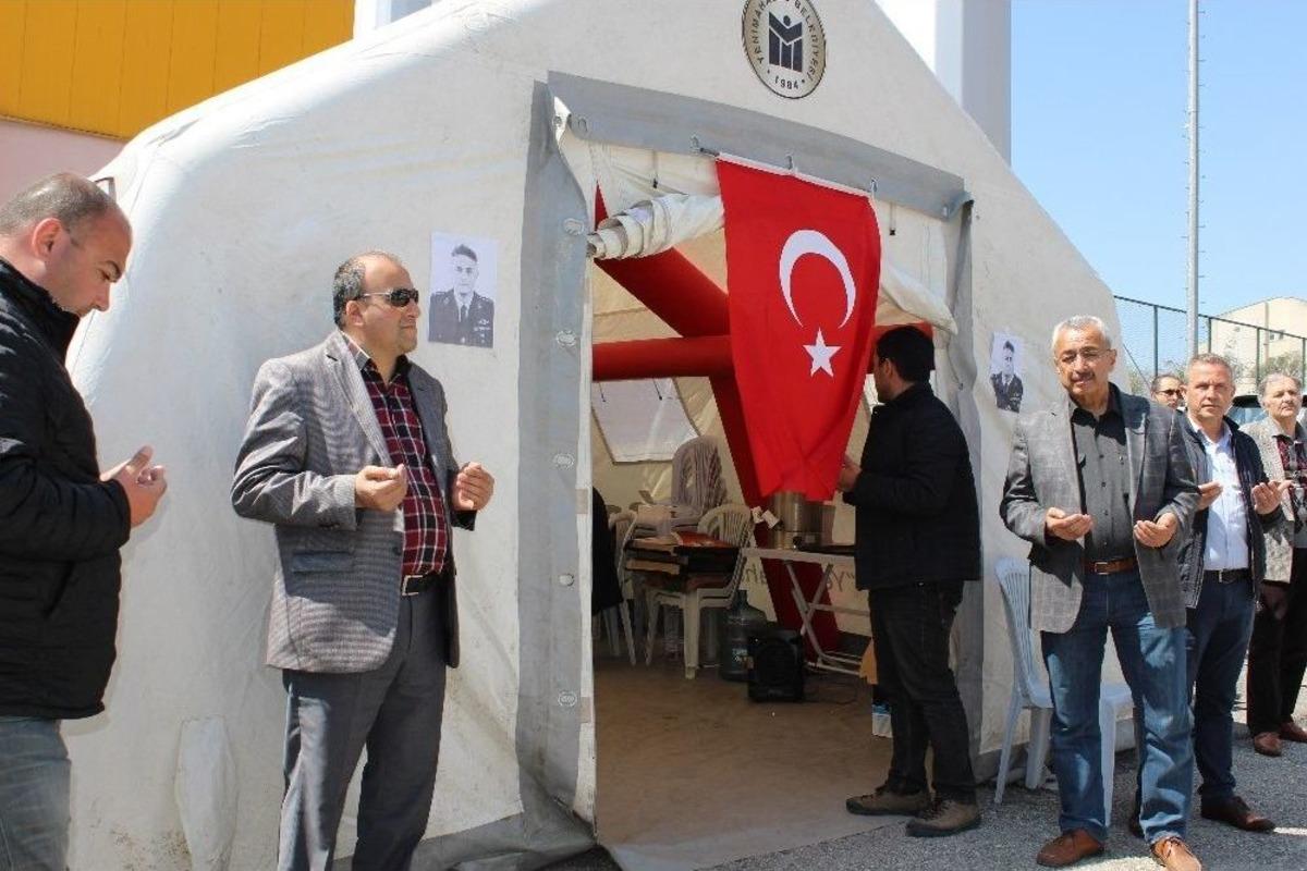 Tunceli&rsquo;de Şehit Olan Pilot İ&ccedil;in Taziye &Ccedil;adırı Kuruldu