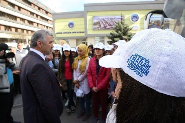 Başkan Çelik Çanakkale Kafilesini Uğurladı