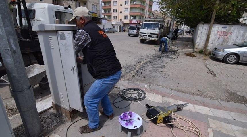 Suru&ccedil;&rsquo;taki Prestij Caddesinde Aydınlatma &Ccedil;alışmaları
