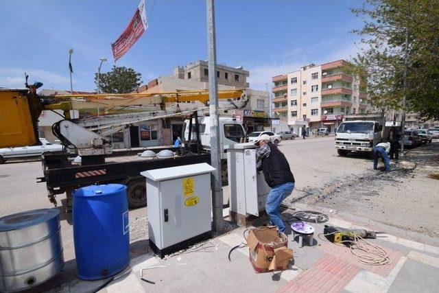 Suruç’taki Prestij Caddesinde Aydınlatma Çalışmaları