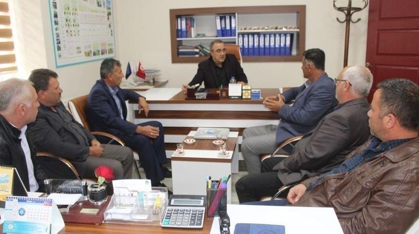 Başkan Kara&ccedil;oban Halk G&uuml;n&uuml;nde Vatandaşları Dinledi