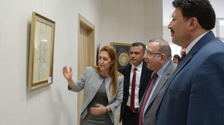 S&uuml;&rsquo;de Mezunlar Sergisi Sanatseverlerle Buluştu