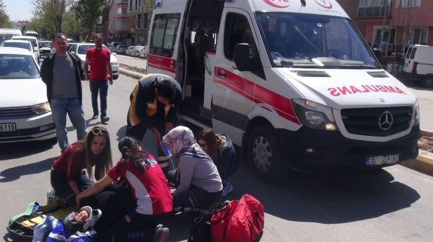 Aksaray&rsquo;da Otomobil Yayaya &Ccedil;arptı