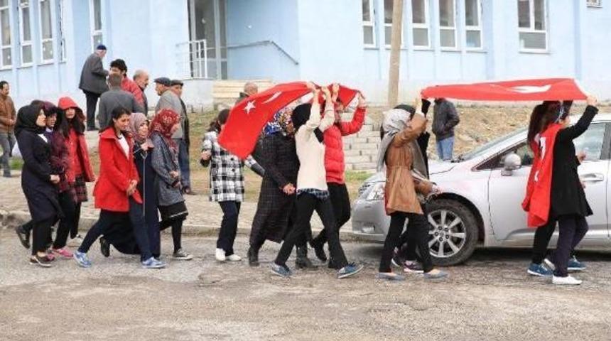 Şehit Uzman Onbaşı Kalp Krizinden &Ouml;len Yengesiyle Son Yoluculuğuna Uğurlandı