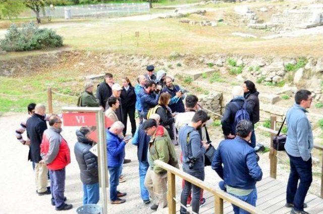 Turizm Yazarları Troia Antik Kenti'ni Gezdi