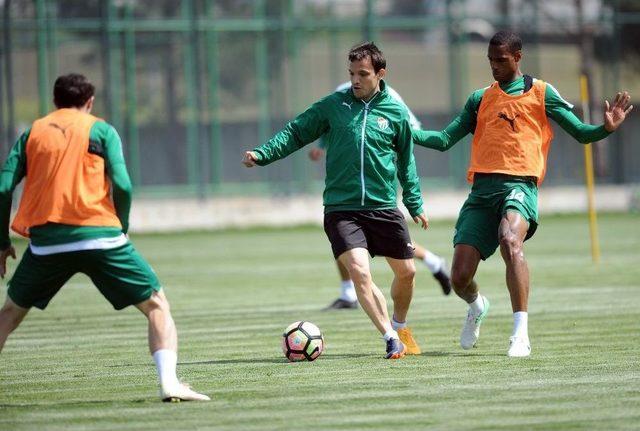 Bursaspor’dan Neşeli Antrenman