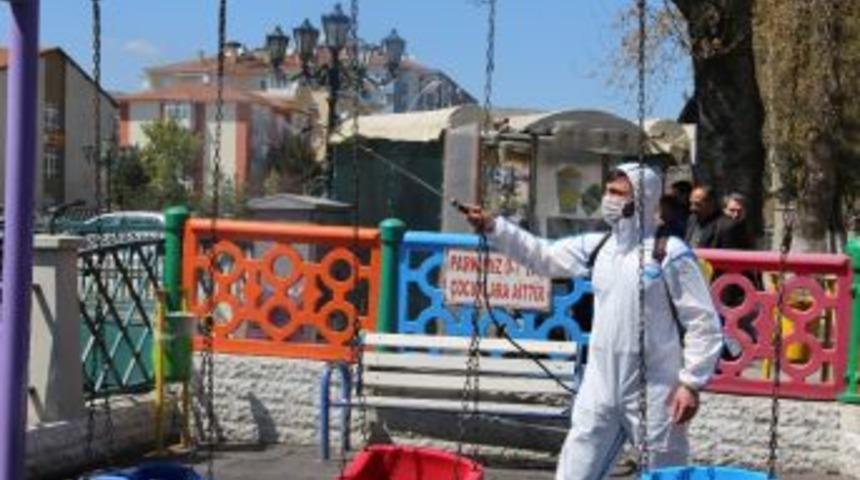 &Ccedil;ankırı&rsquo;daki Parklara Dezenfektanlı Bakım