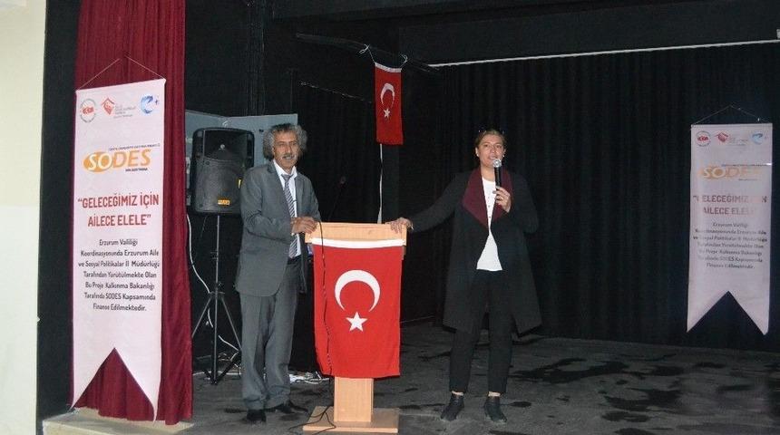 Kara&ccedil;oban&rsquo;da &lsquo;&rsquo;geleceğimiz İ&ccedil;in Ailece El Ele Projesi" Kapsamında Eğitim Programı D&uuml;zenlendi