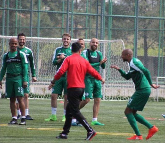 Bursaspor’Da Eğlenceli Antrenman