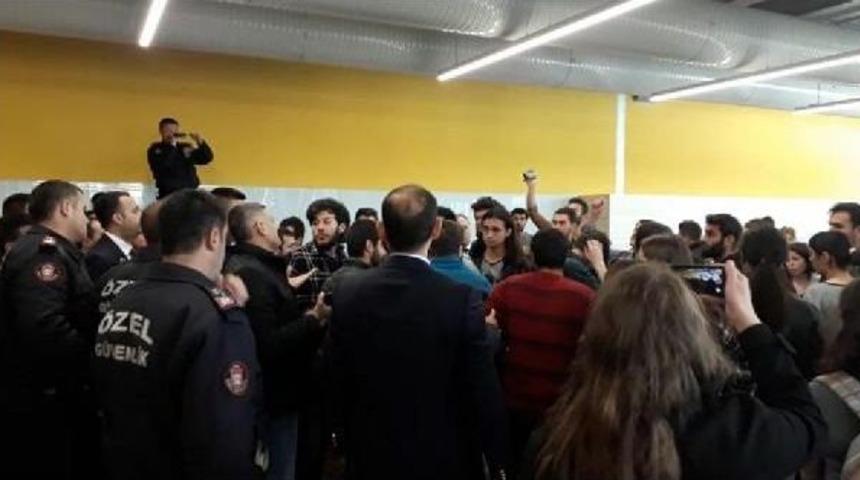 &Uuml;niversite Yemekhanesinde Arbede