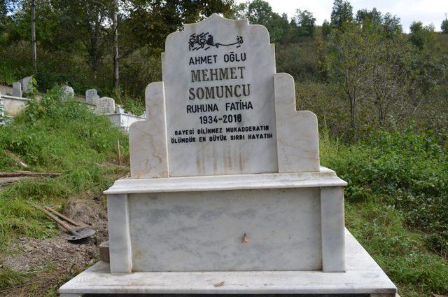2013'te yaptırdığı mezar taşına '2016' yazdırdı, 2018'de öldü (2)