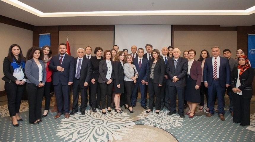 Hk&uuml;&rsquo;den Sgk Personeline Eğitim Desteği